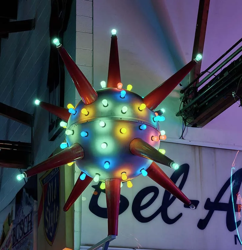 Atomic light